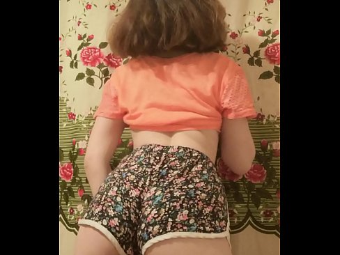 ❤️ Babe żagħżugħa sexy tqaxxir ix-xorts tagħha fuq il-kamera ❌ Video anali f'mt.pornogroupp.ru ❌❤